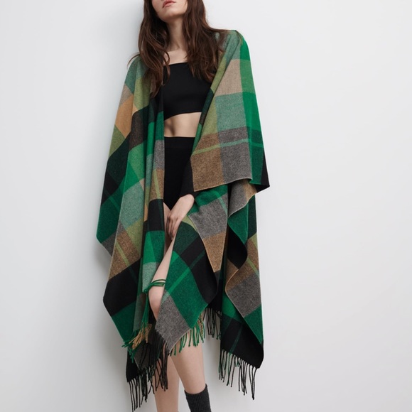 Zara Plaid Cape - Picture 1 of 7